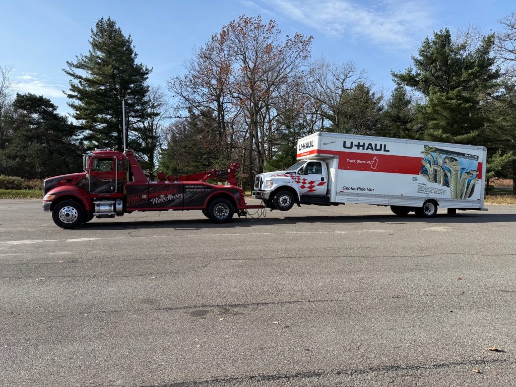 Champions Recovery heavy duty wrecker and recovery truck in Lenoxville PA